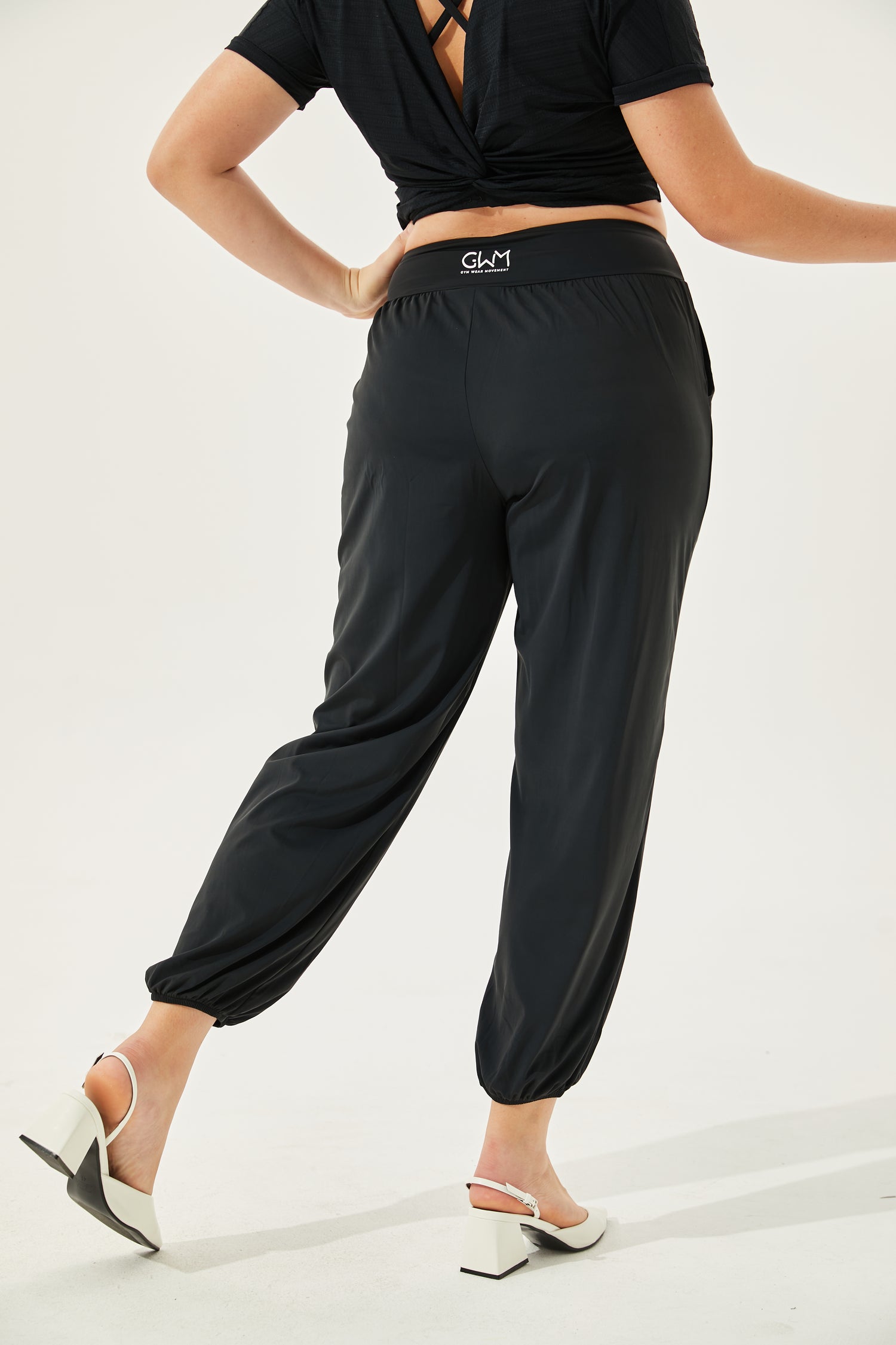 Best travel joggers for women in Singapore, Malaysia, Australia