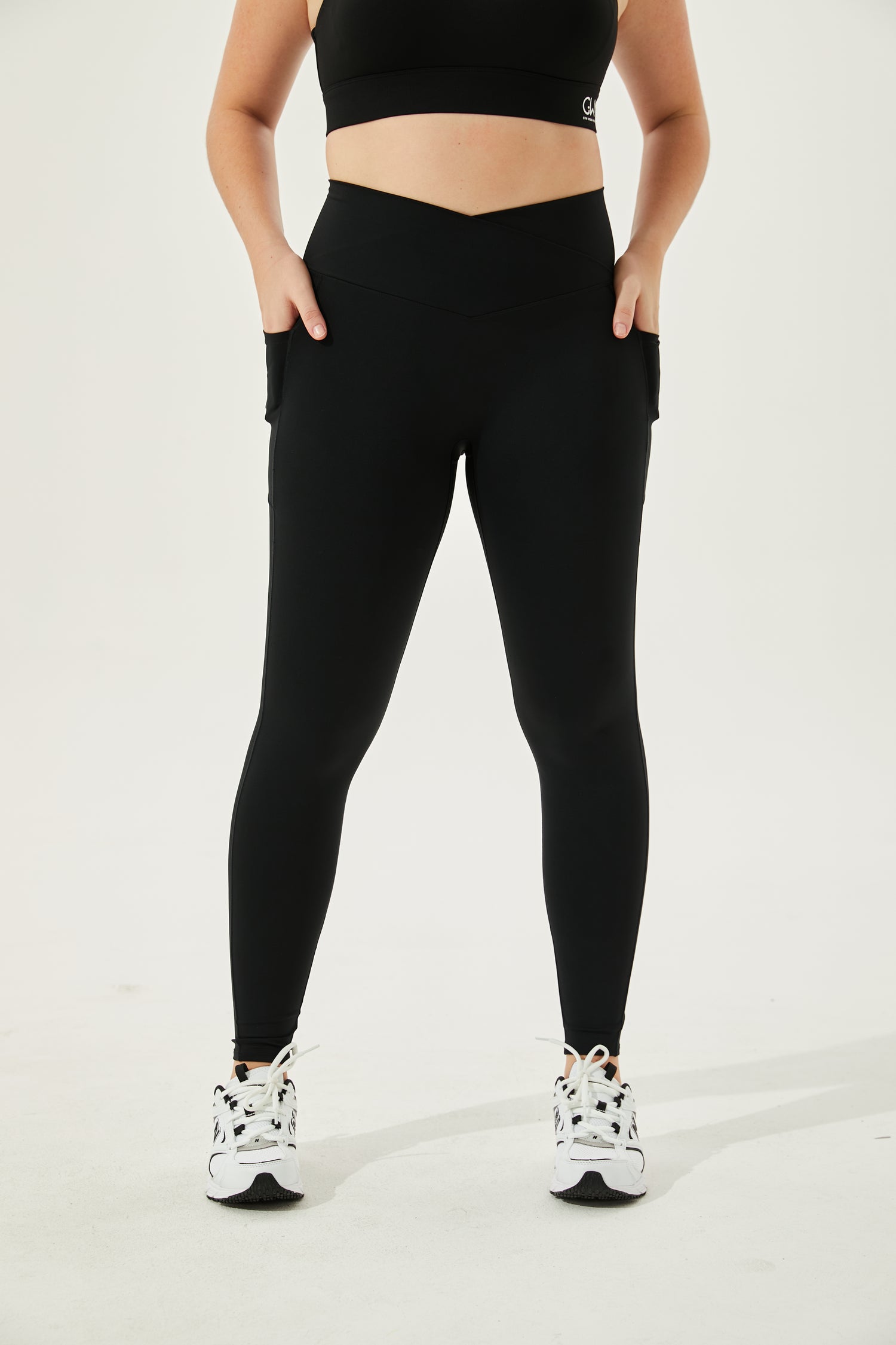 High-Waist Buttery Soft Camel-Toe Proof Crossover Leggings With 2 Pock