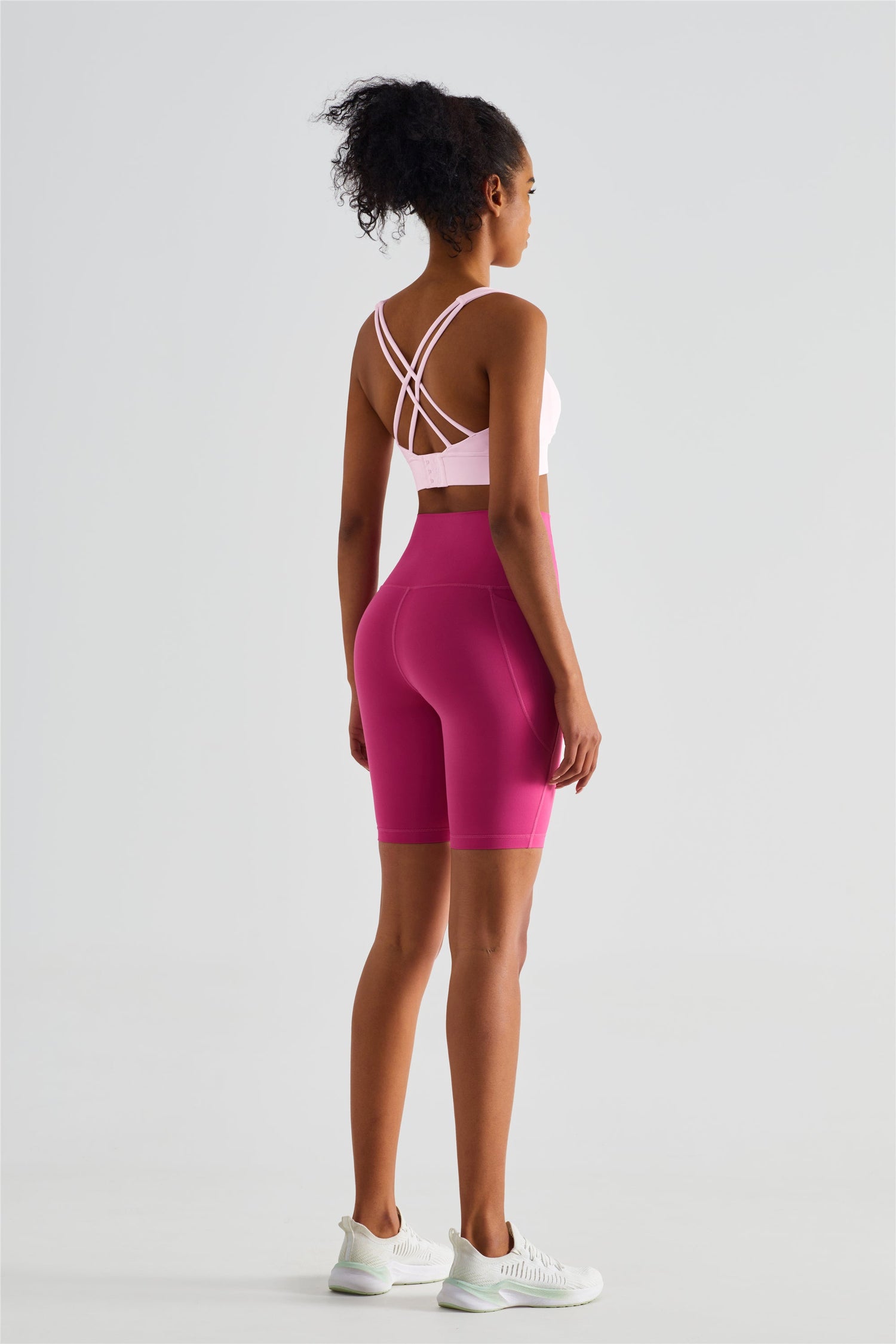 Buttery Soft Stride Biker Shorts With Pockets 8"