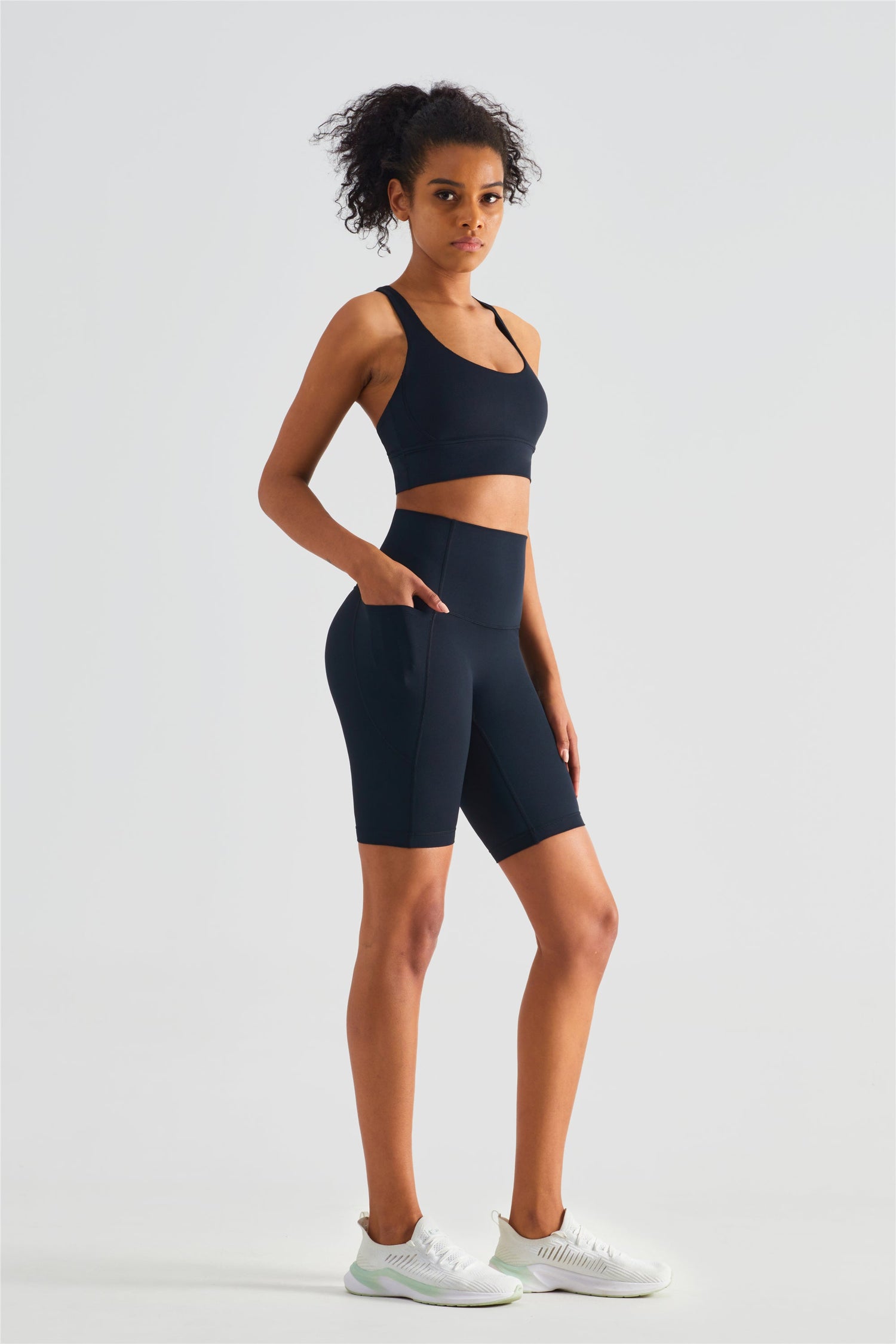 Buttery Soft Stride Biker Shorts With Pockets 8"