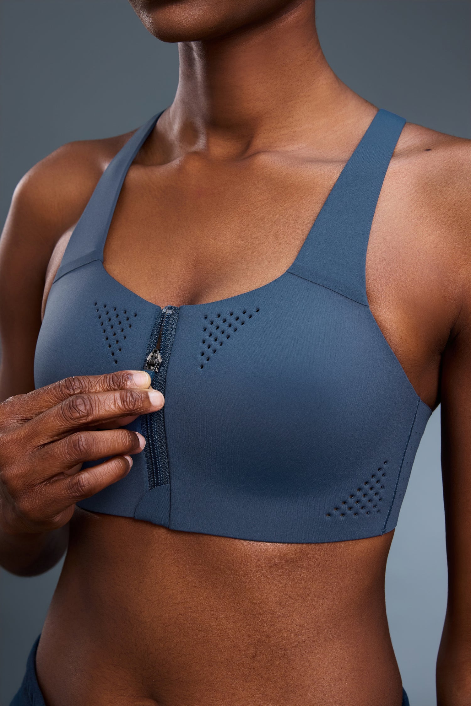 Buy 1, Get 1 Free - High Impact Seamless Redefine Sports Bra With Adjustable Straps & Moulded Cups With Front Zip