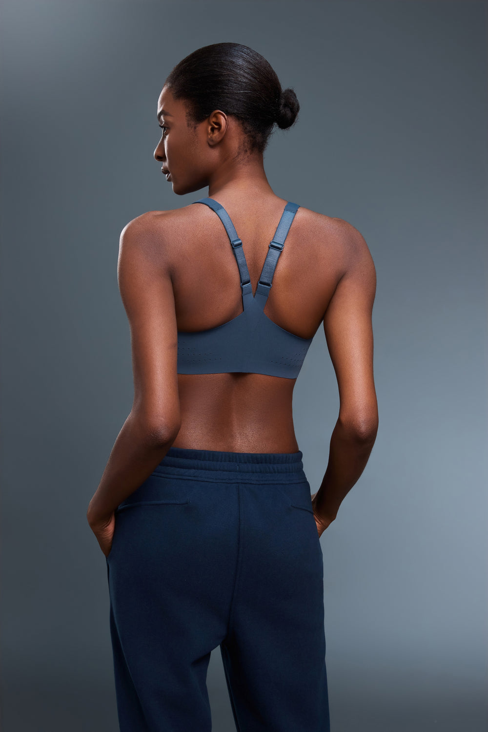 Buy 1, Get 1 Free - High Impact Seamless Redefine Sports Bra With Adjustable Straps & Moulded Cups With Front Zip