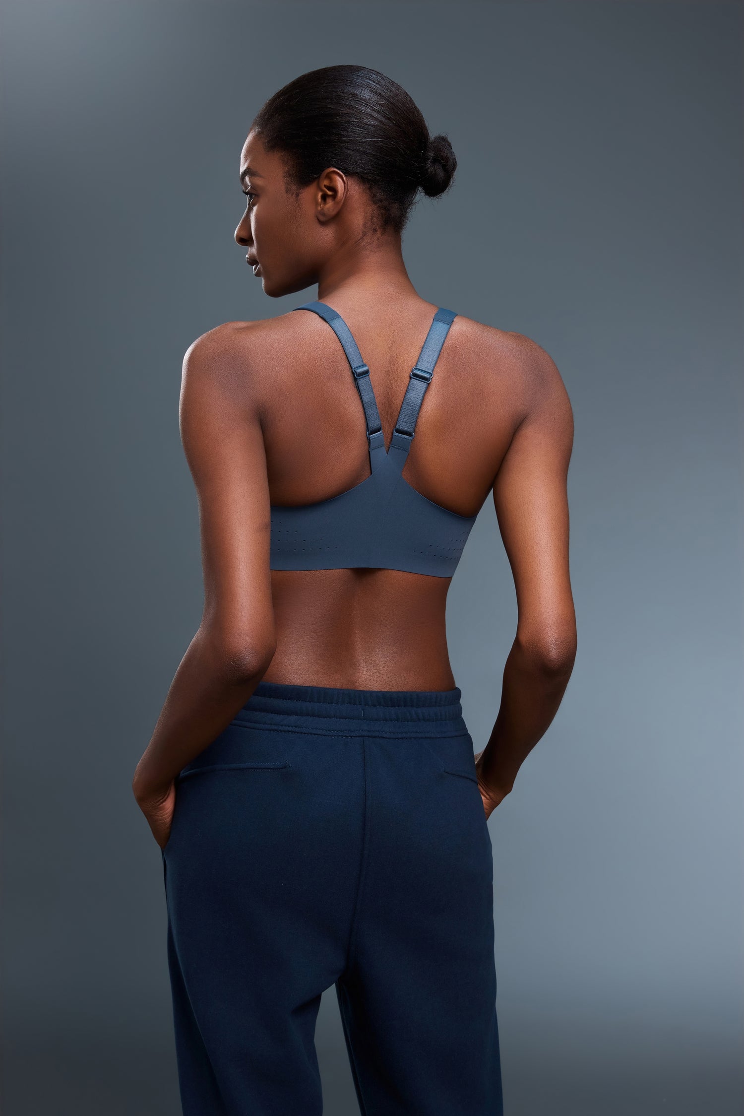 Buy 1, Get 1 Free - High Impact Seamless Redefine Sports Bra With Adjustable Straps & Moulded Cups With Front Zip