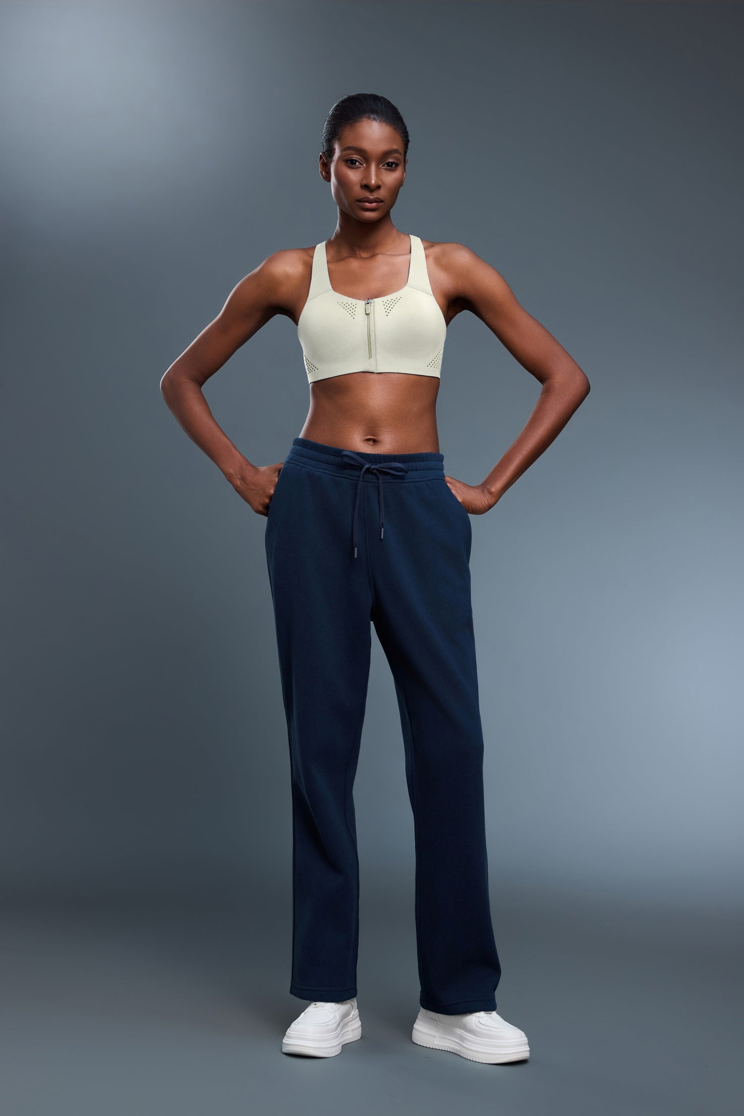 Buy 1, Get 1 Free - High Impact Seamless Redefine Sports Bra With Adjustable Straps & Moulded Cups With Front Zip
