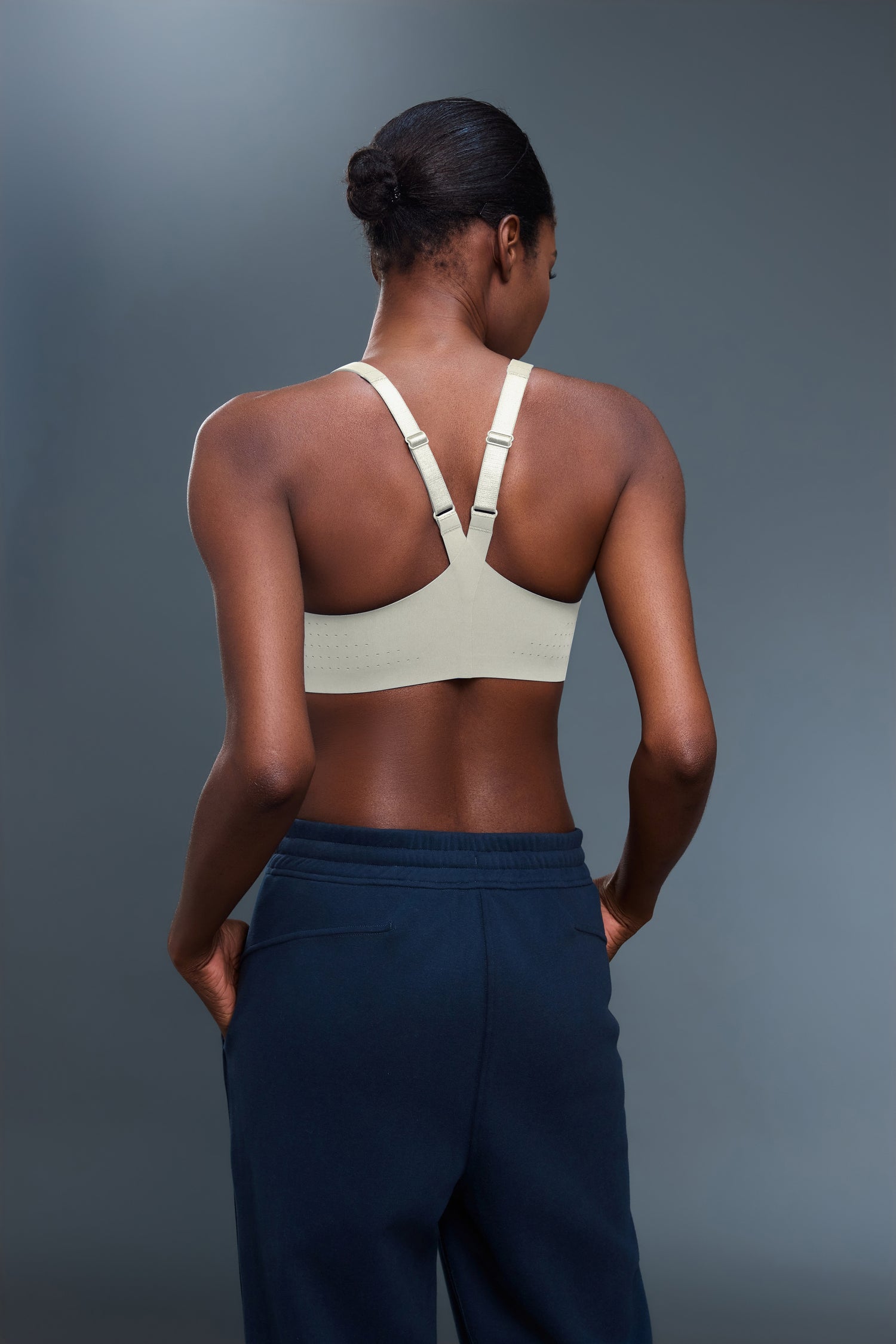 Buy 1, Get 1 Free - High Impact Seamless Redefine Sports Bra With Adjustable Straps & Moulded Cups With Front Zip