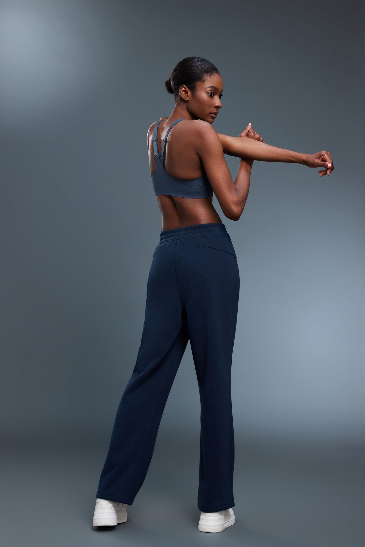 Buy 1, Get 1 Free - High Impact Seamless Redefine Sports Bra With Adjustable Straps & Moulded Cups With Front Zip
