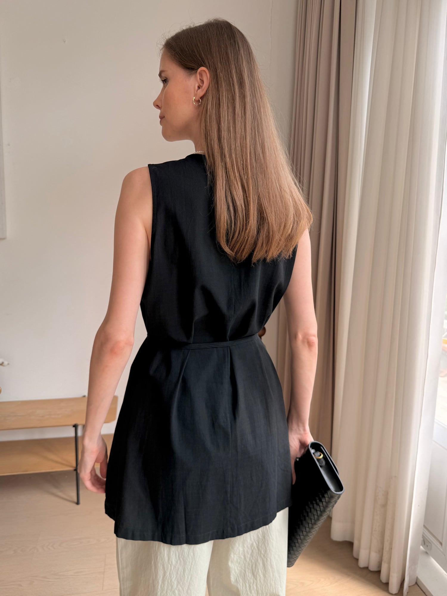 2-In-1 Cooling, Wrinkle-Free Flow Top