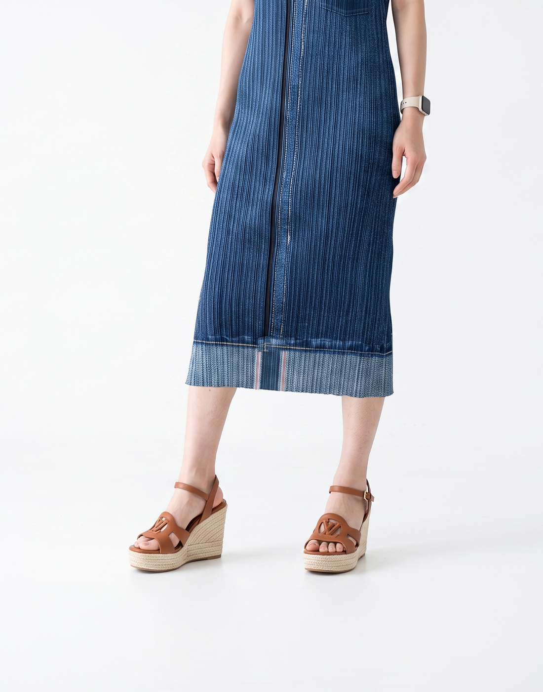 Wrinkle-Free, Cooling & Breathable Monaco Free Size Pleated Denim Dress With Sleeves