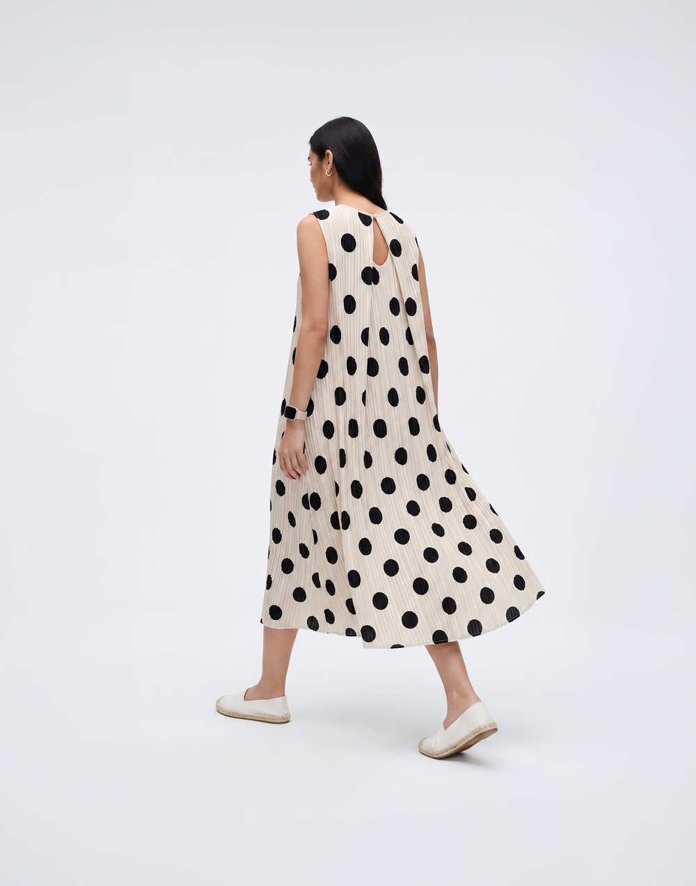 Wrinkle-Free, Cooling, Breathable & Free Size Jollie Polkadot Dress