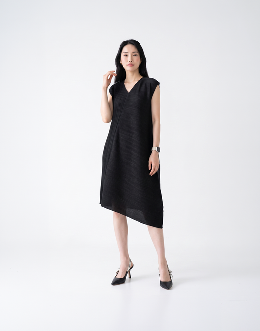 Wrinkle-Free, Cooling & Breathable Celeste Pleated Dress
