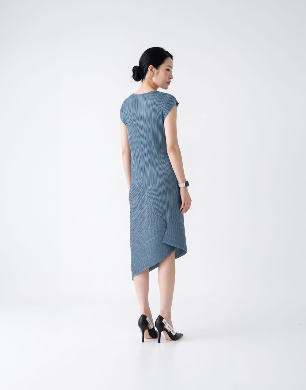 Wrinkle-Free, Cooling & Breathable Celeste Pleated Dress