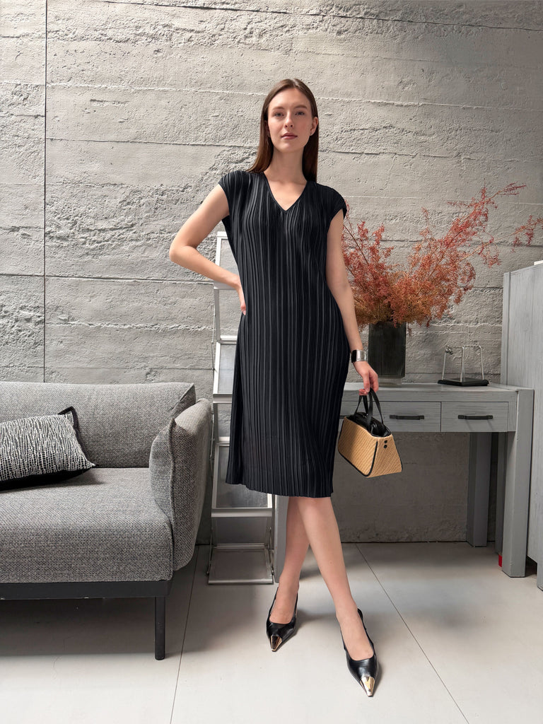 Wrinkle-Free Aria Pleated Dress With Belt