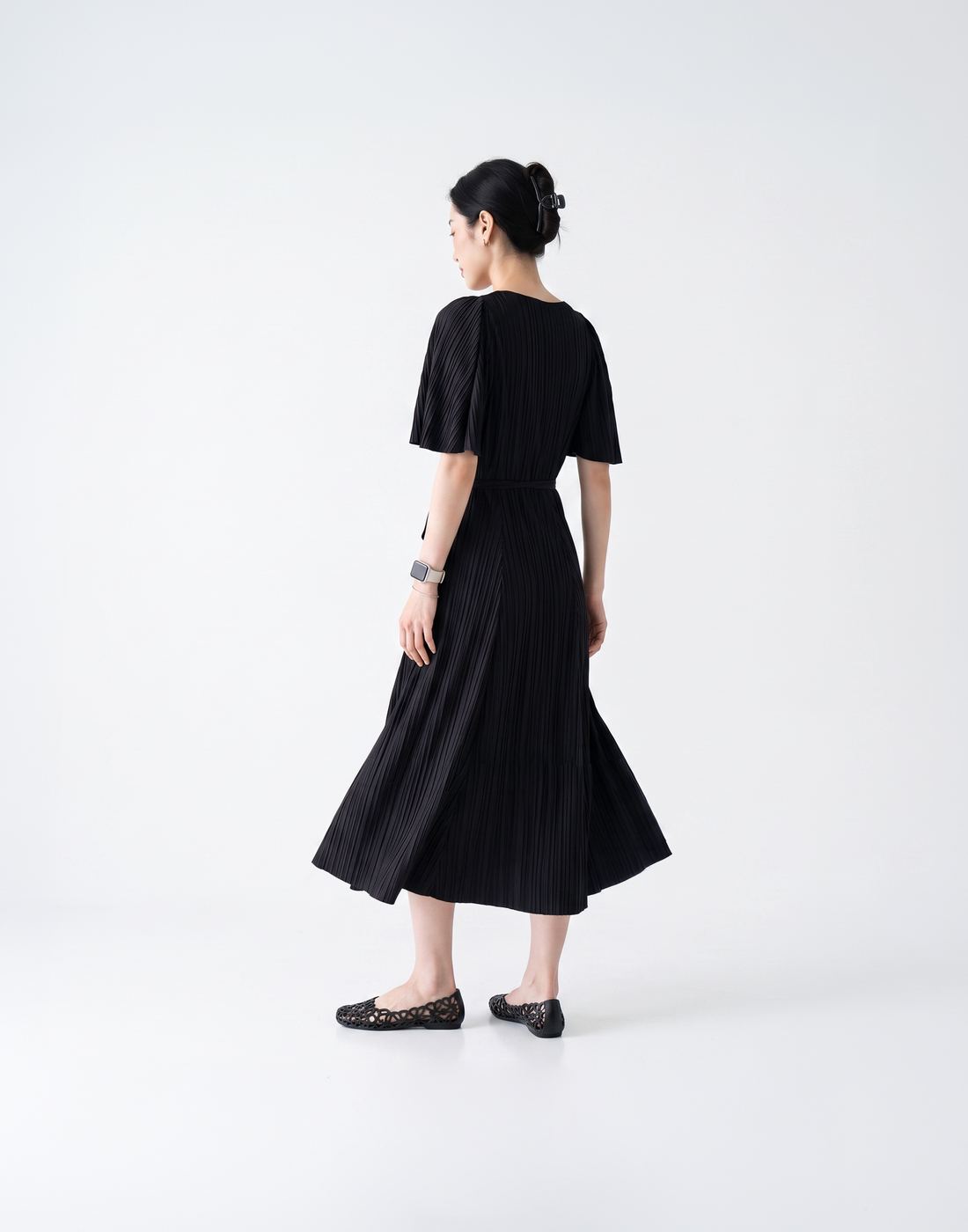 Wrinkle-Free, Free Size & Flattering Daisy Pleated Dress With Adjustable Waist Tie