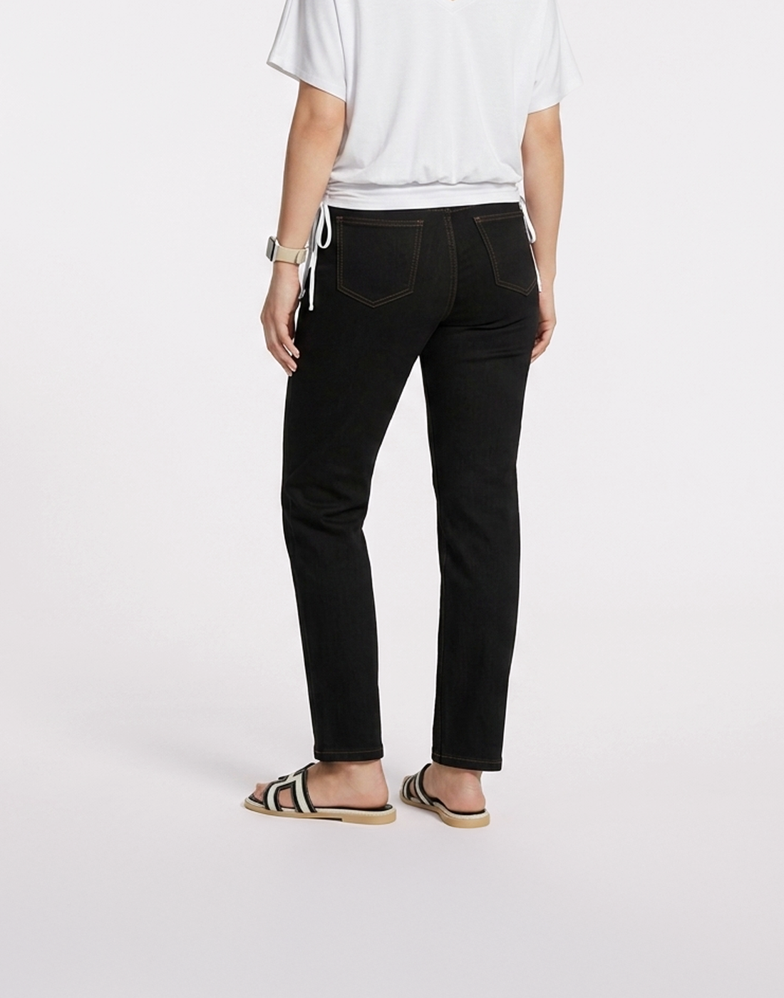 Cooling, Buttery Soft, Stretchy With Tummy Control Silhouette Straight Cut Denim Jeans With Pockets