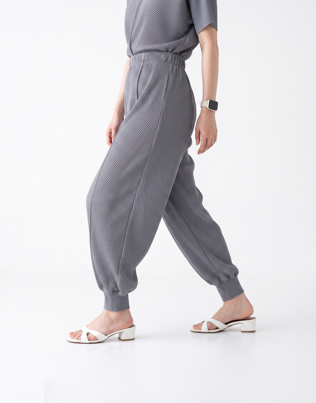 Wrinkle-Free, Cooling & Breathable Free Size Takeoff Pleated Set