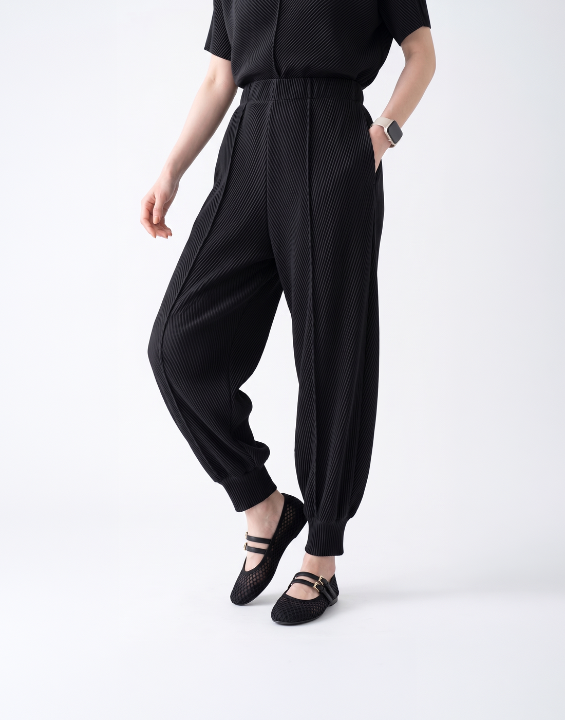 Wrinkle-Free, Cooling & Breathable Takeoff Pleated Joggers