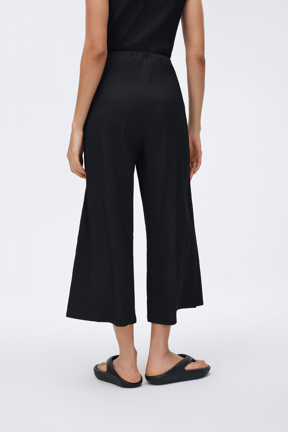 Wrinkle-Free, Stretchy & Breathable Flow Pants With Stretchy Waistband & Pockets - For Petites