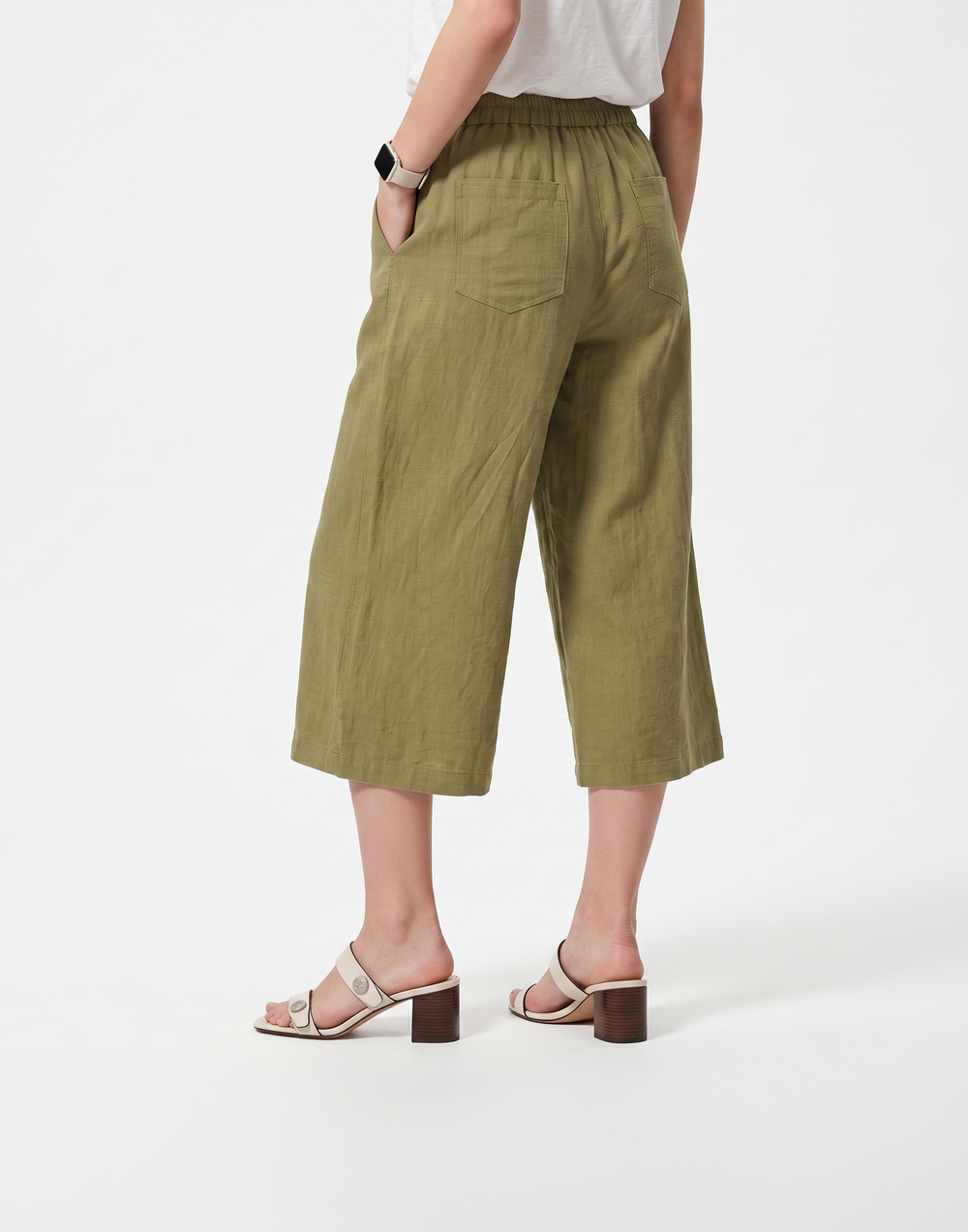 Wrinkle-Free, Cooling & Breatahble Elite Bermudas With Stretchy Waistband