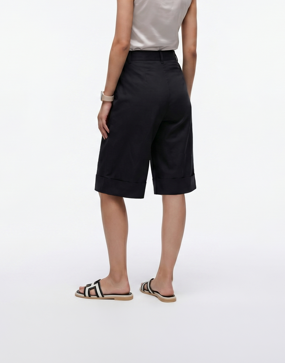 Cooling, Breathable Destination Bermudas With Pockets