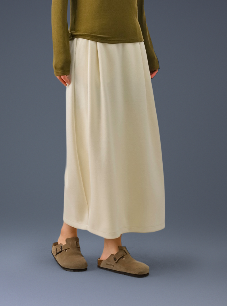 Wool Stride Skirt With Stretchy Waistband & Pockets - For Cold Climates