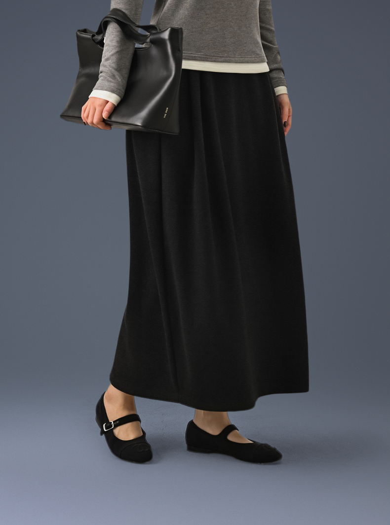 Wool Stride Skirt With Stretchy Waistband & Pockets - For Cold Climates