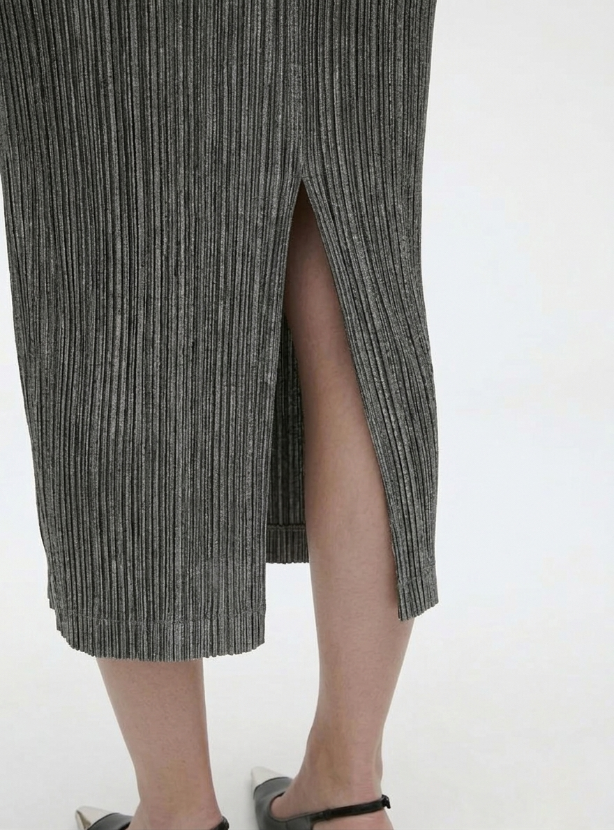 Wrinkle-Free, Cooling & Breathable Arise Skirt With Stretchable Waistline & Pockets