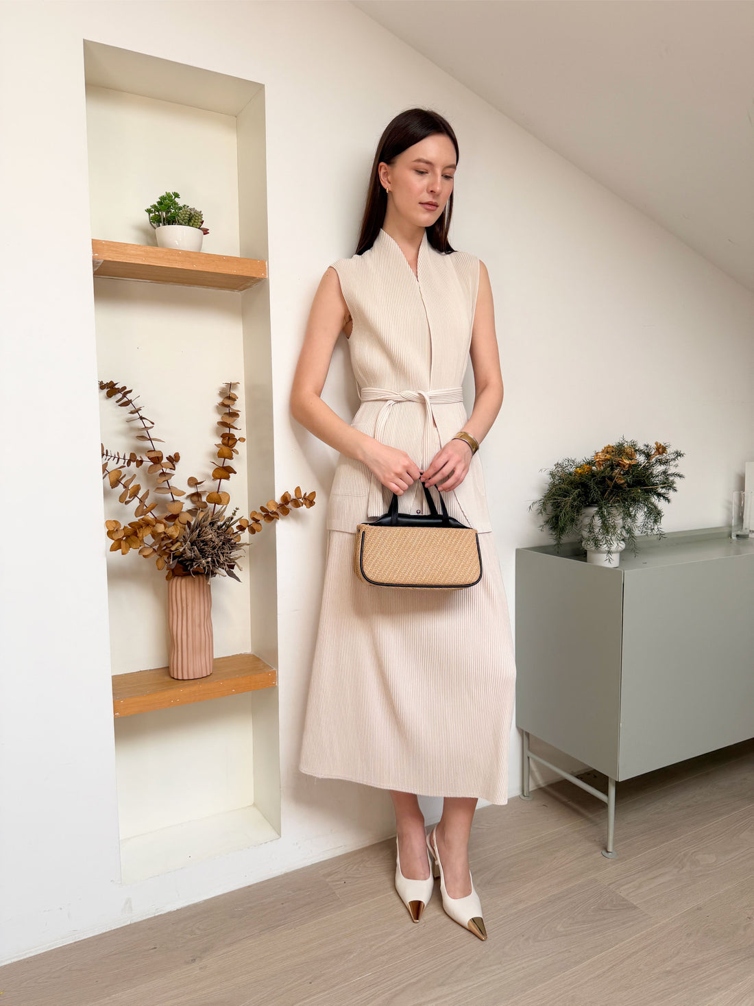 Pleated Bloom Vest With Pockets (Free Size) With Belt