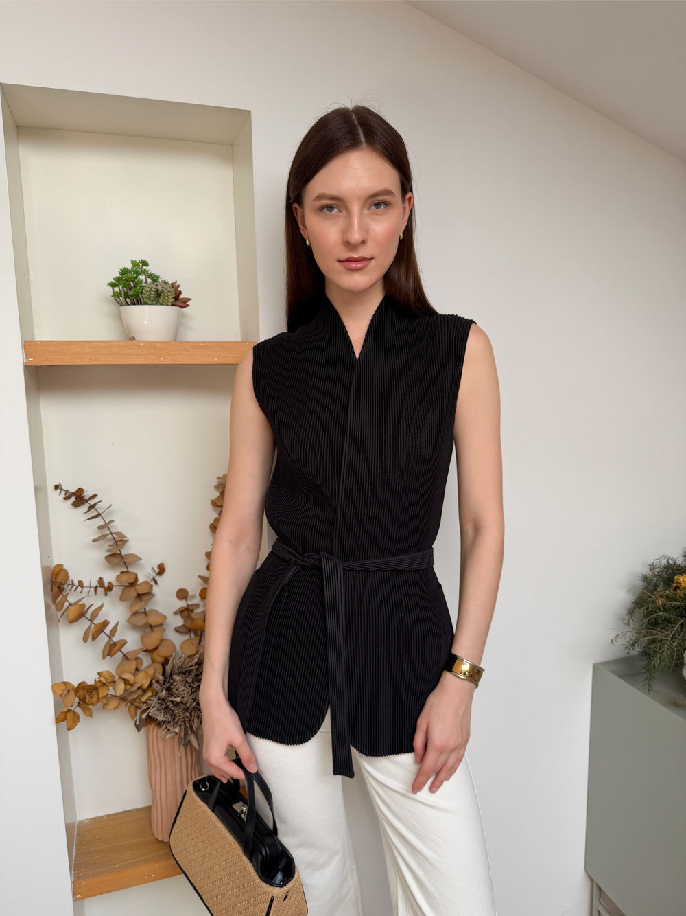 Pleated Bloom Vest With Pockets (Free Size) With Belt