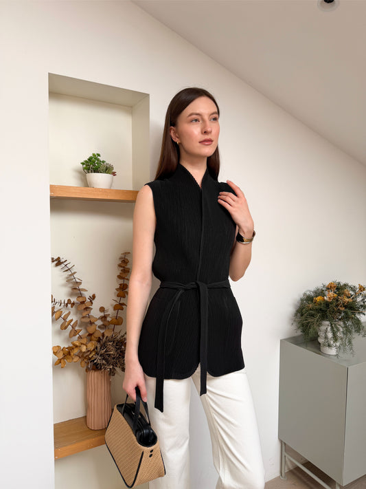 Pleated Bloom Vest With Pockets (Free Size) With Belt