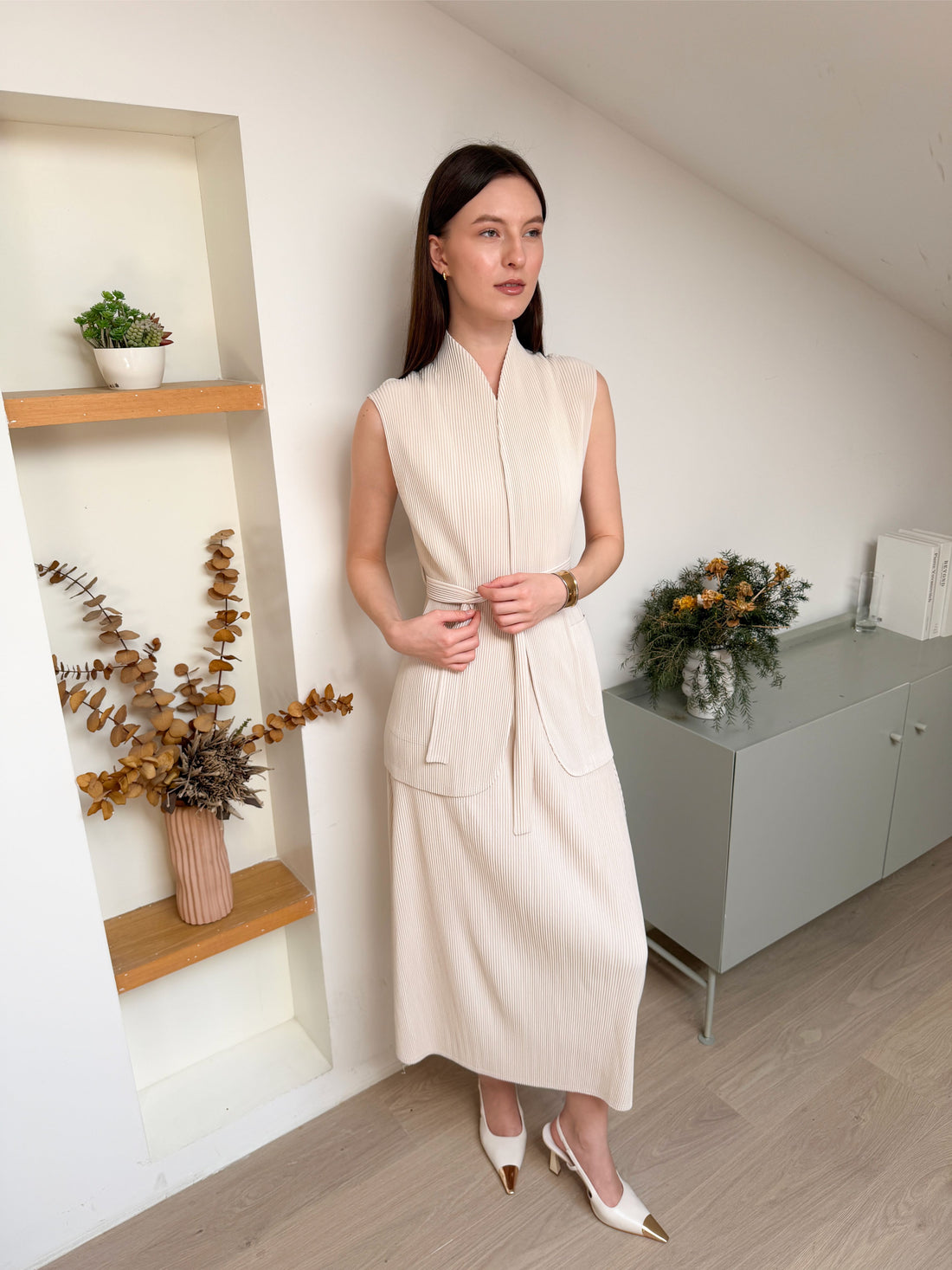 Pleated Bloom Vest With Pockets (Free Size) With Belt