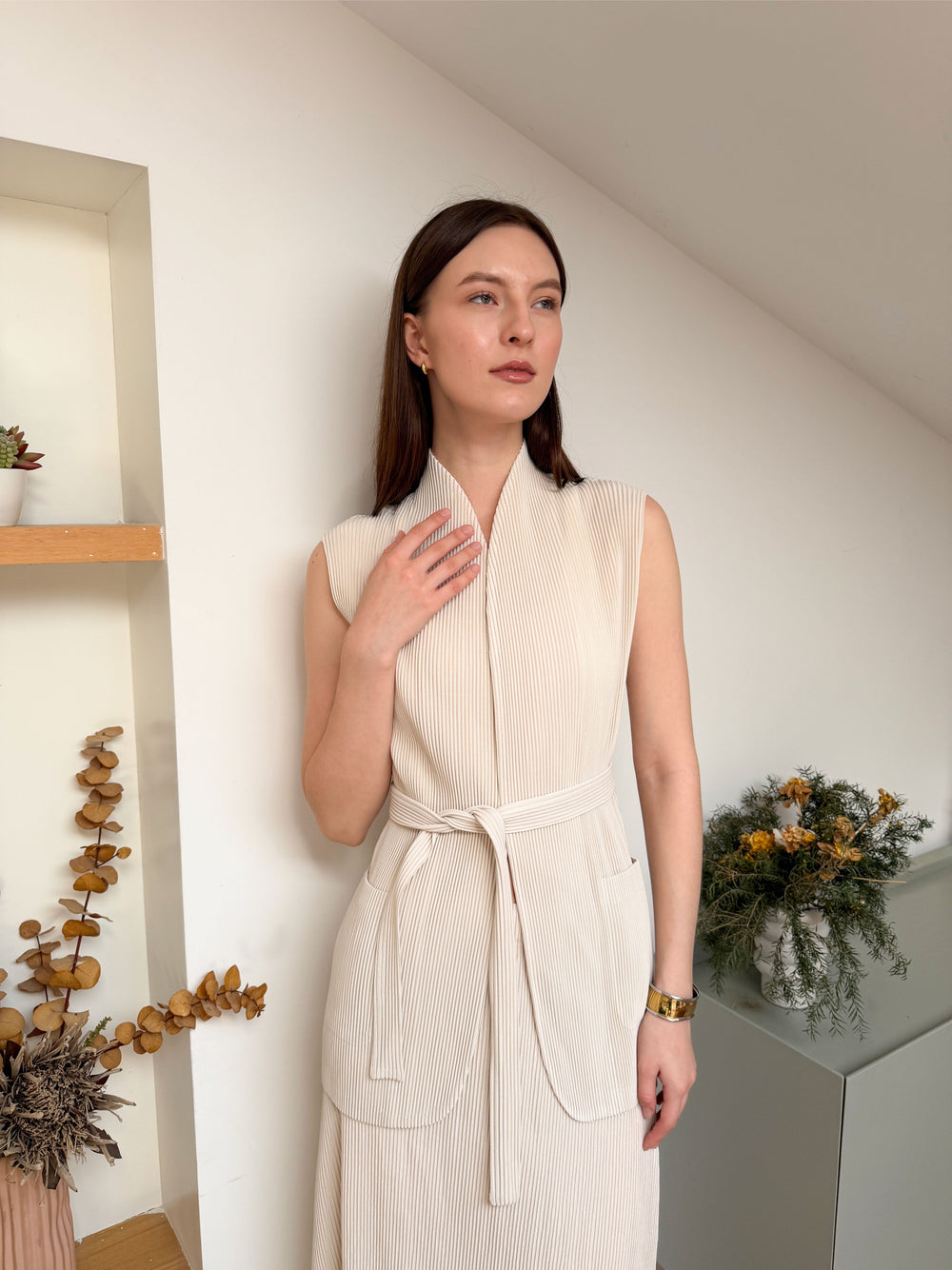 Pleated Bloom Vest With Pockets (Free Size) With Belt